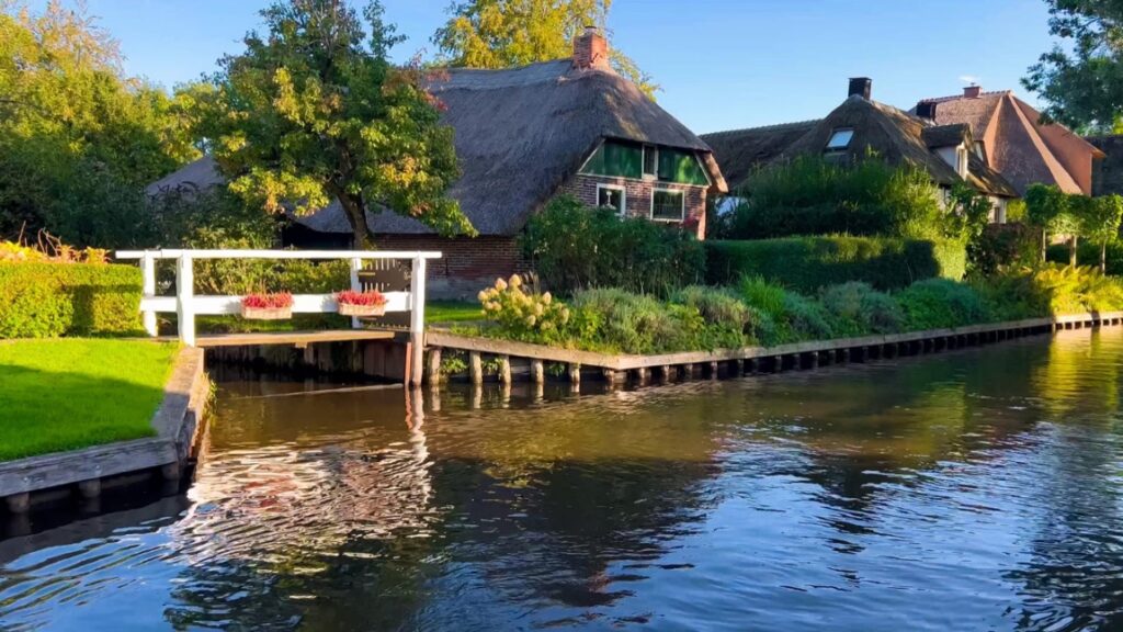 Mazury, znane jako "Kraina Tysiąca Jezior", od lat przyciągają turystów swoim malowniczym krajobrazem i bogatą ofertą rekreacyjną