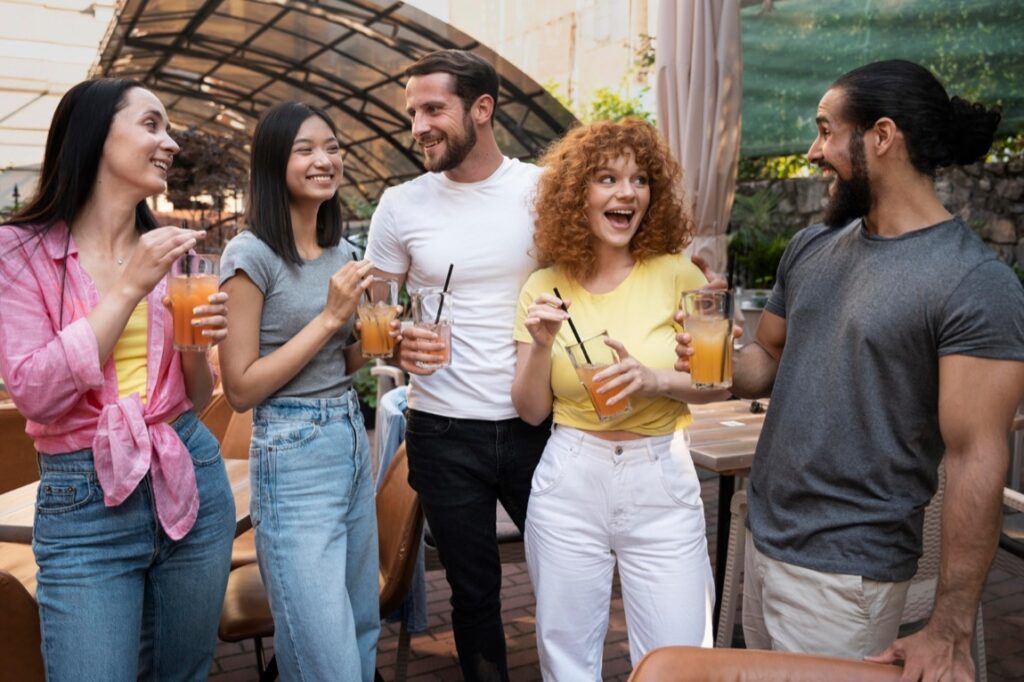 Piknik firmowy to doskonała okazja do zbudowania silniejszych relacji między pracownikami, a także świetny sposób na oderwanie się od codziennych obowiązków i stresu związanego z pracą